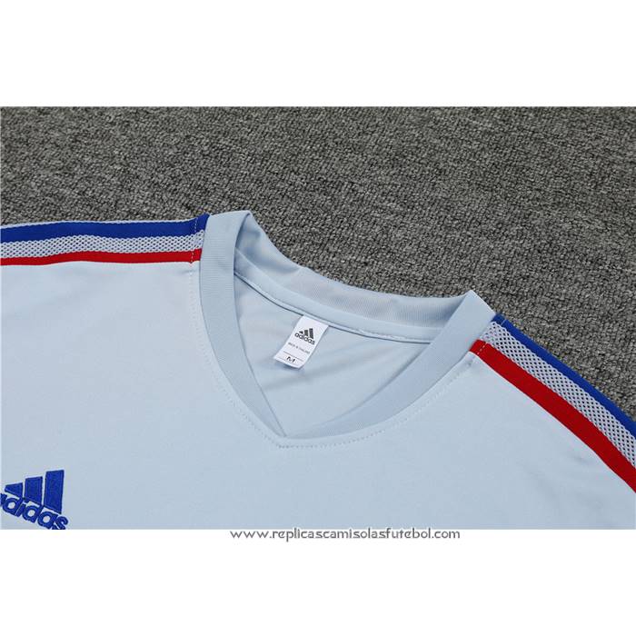 Fato de Treino
 Lyon 2022-2023 Manga Curta
 Cinza
 - Calcas Curta
